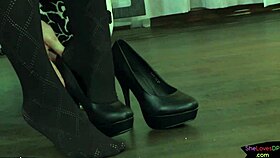 Cum Loving Threesome Babe Spit Roasted With Intense Emotions