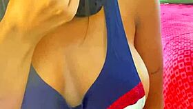 I love being active in bed, crazy to suck neighbor's pussy! 😈