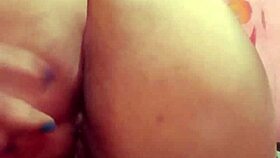 novinha winks her pink ass and cums hard