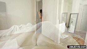 In this episode, Lexi Luna teaches and reaches climax