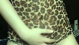 Asian MILF Masturbates Her Pussy in Solo Scene