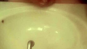 watch me jerk off this huge dick