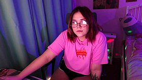 Webcam Cutie Moans With Toys