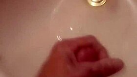 watch me jerk off this huge dick