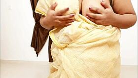 Chubby Asian Aunty Shows Her Boobs!