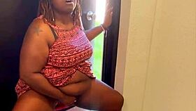 nookiescookies masturbates to squirting orgasm in outdoor public setting