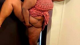 nookiescookies masturbates to squirting orgasm in outdoor public setting