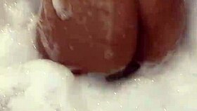 look how i move my pussy in the jacuzzi, come daddy let's fuck.