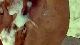 look how i move my pussy in the jacuzzi, come daddy let's fuck.