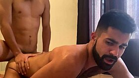 fui pegar uma praia e esse novinho me chamou no app para fuder minha boquinha e meu cuzao