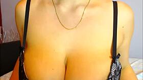 Watch Kattelovely1's big tits on webcam?