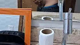 Married guy gives his ass 😏