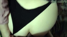 Lady gives blowjobs with happy ending.