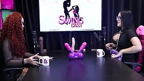 GOSTOSA FICA PELADA AP�S PERDER NO JOGO DA PUNEHTA - EMY TATUADA!