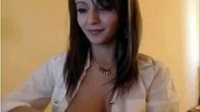 Look At This Beautiful Teen Camgirl Teasing Her Boobs!