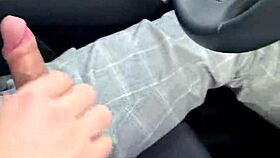 blowjob while driving in the car, so risky and public!