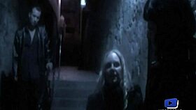 lavandra may et elke une blonde et une brune se partagent une bite avec leurs gros seins.