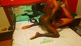 meu amigo africano conhecendo minha casinha de porra