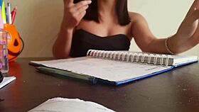 Mi Hermanastra Colombiana Muestra Las Bragas