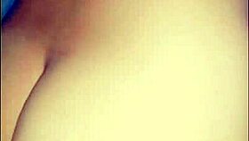 mi inocente hermanastra no sabe que le hago cuando descansa sola - mi perverso hermanastro introduce su polla