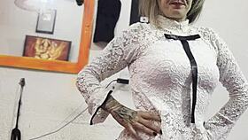 i caught her stretching at home, what a delight.