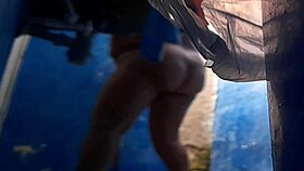 Madrastra Culona Masturbates in Shower!