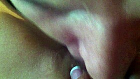 Let's play with this pussy using toys and dildos! 😘