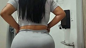 mujer culona caught by hidden cam in hospital bathroom, new york. you watching this?