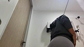 mujer culona caught by hidden cam in hospital bathroom, new york. you watching this?