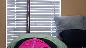 Naejae shows off her curves and twerks for pleasure