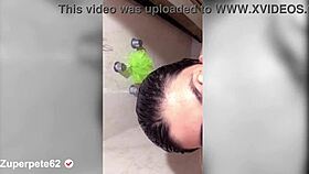 ven a verme en la ducha sensual con mis tetas y culo