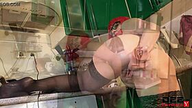 Red-haired minx masturbates with big toy and cums 😍