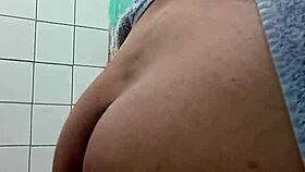 After a shower, my ass demands pleasure!