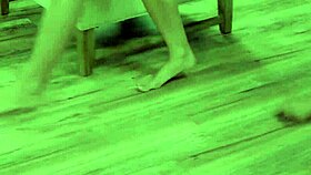 Who Tongue Bangs Better?