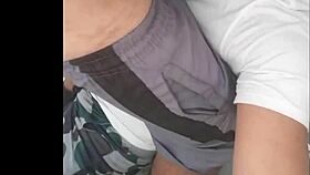 entrei no box do banheiro do metro o macho olhou e disse que queria meu cu