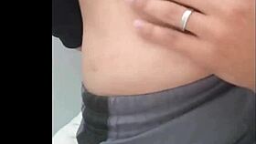 entrei no box do banheiro do metro o macho olhou e disse que queria meu cu