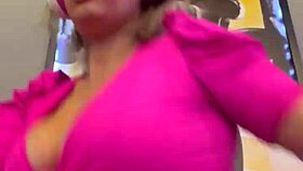 eu toda molhadinha na academia minha bucetinha encharcada