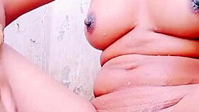 New video of Indian bhabhi getting her pussy fucked