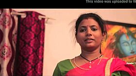 भारतीय बीवी शादी की तैयारी में फैमिली के सामने ग्रोप्ड