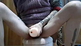 in this casual story, melvincoficial, a gay spanish guy, masturbates solo while skating on rollerblades, feeling the freedom