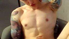 Twinks jerk off for Alexterner on Chatroubate