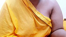 Srilankan Tamil Lady Shows Natural Tits