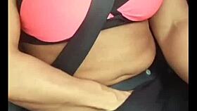 loira safada gozandoe dentro do carro