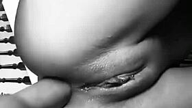 Novinha takes it in the ass, who likes a good anal orgasm?