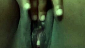 my amiguinha safada, i'm licking her shaved pussy so gud