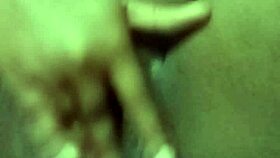 my amiguinha safada, i'm licking her shaved pussy so gud