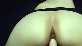 Gostosa watches Neymar's best football moments while sitting comfortably on the couch