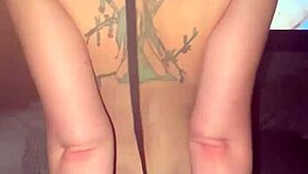 My boyfriend makes me cum while watching porn, riding his big ass