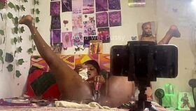 anita gets her pussy wet