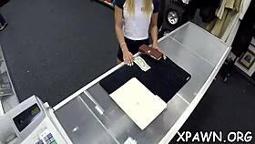 Babe reveals her cunt and sucking skills in a non-professional scene